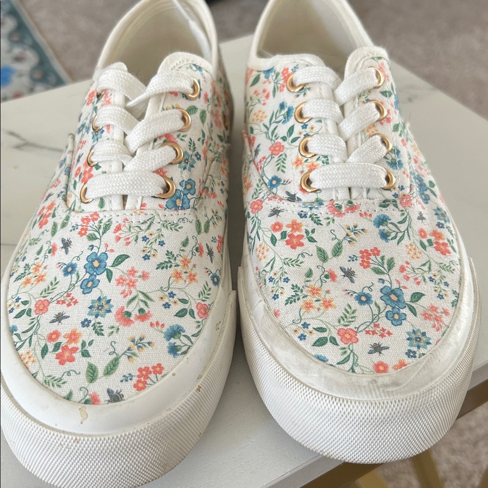 Sincerely Jules Floral Canvas Sneakers. Size 7.5